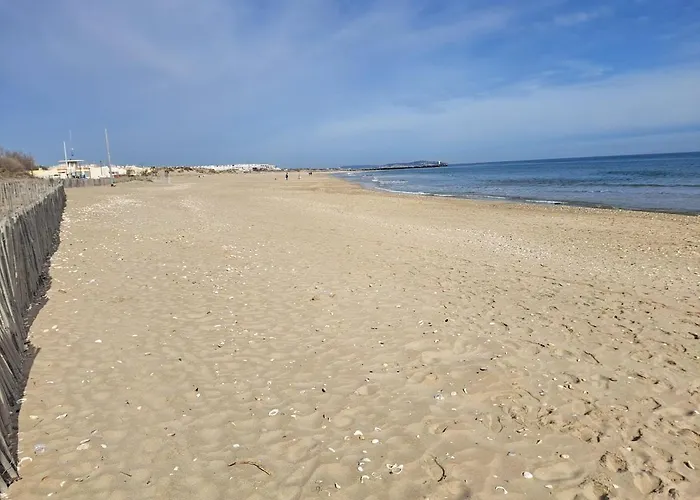 شقة Port Brescou Iii, T2 Au Centre Port Avec Parking Et Clim آجد
